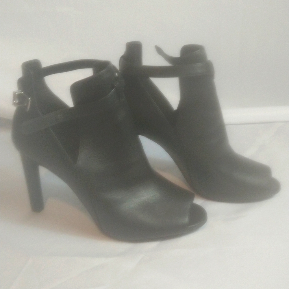 Michael kors black heel ankle boots size 9 1/2